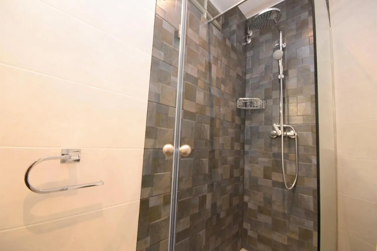 Tirreno Five Apartment La Pineda 0*,
